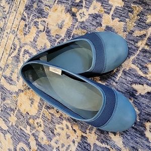Patagonia blue flats, size 6.5/7